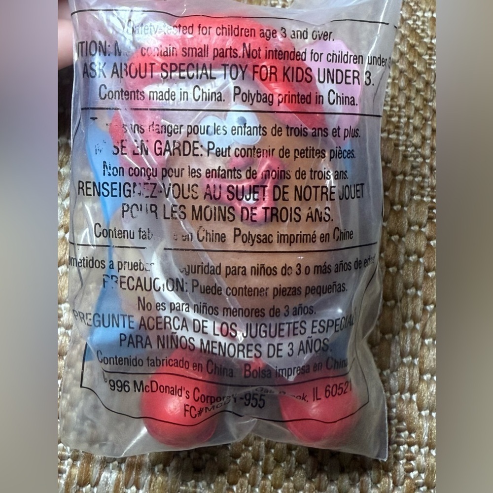 McDonald's Vintage Happy Meal Toys,Bundle of 2 Toys,1995 &1996,U.S.A Barbie,NWT - Picture 3 of 6